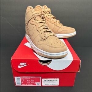 Nike Tan Dunk Sneakers Brand New women 7.5